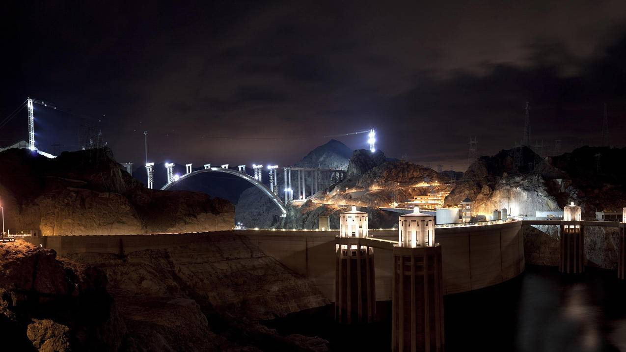总书记向女同胞致以节日祝福